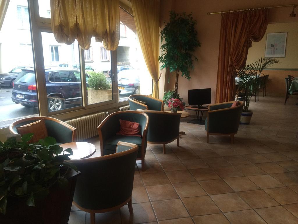 Hotel Anne De Beaujeu Gien Habitación foto
