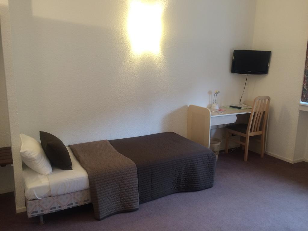 Hotel Anne De Beaujeu Gien Habitación foto